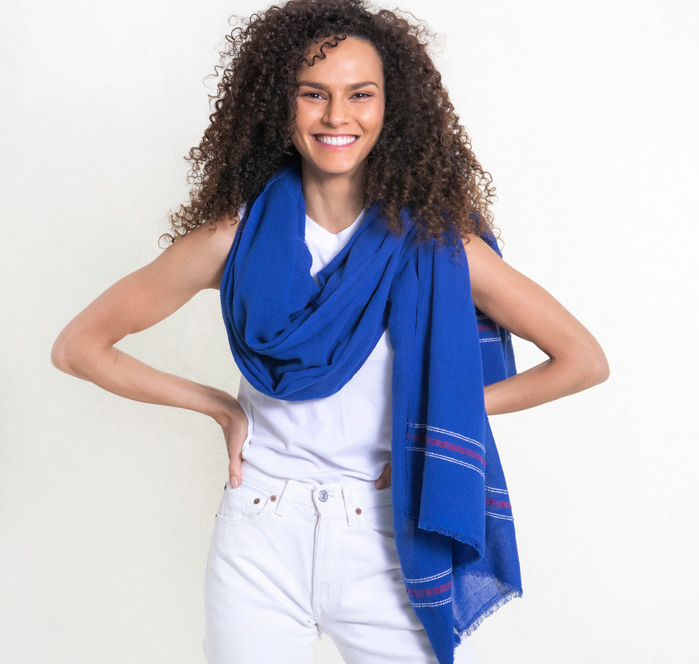 Insect-repellent wrap shawl Camellia Shoo for Good cobalt blue
