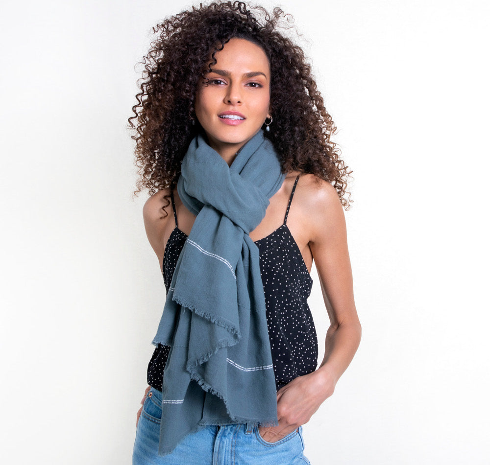 Insect-repellent wrap shawl Camellia Shoo for Good slate