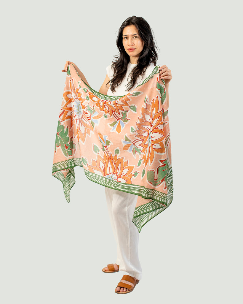 Insect-repellent scarf Dahlia Shoo for Good green