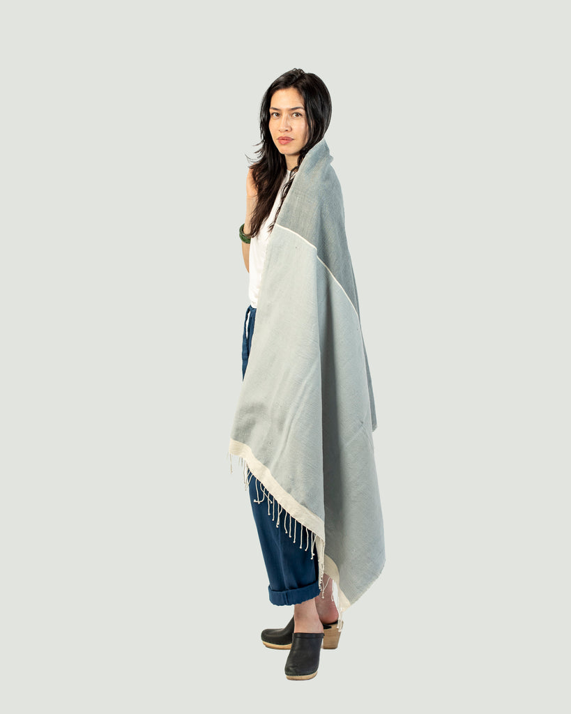 Insect-repellent throw Laurel Shoo for Good Blues