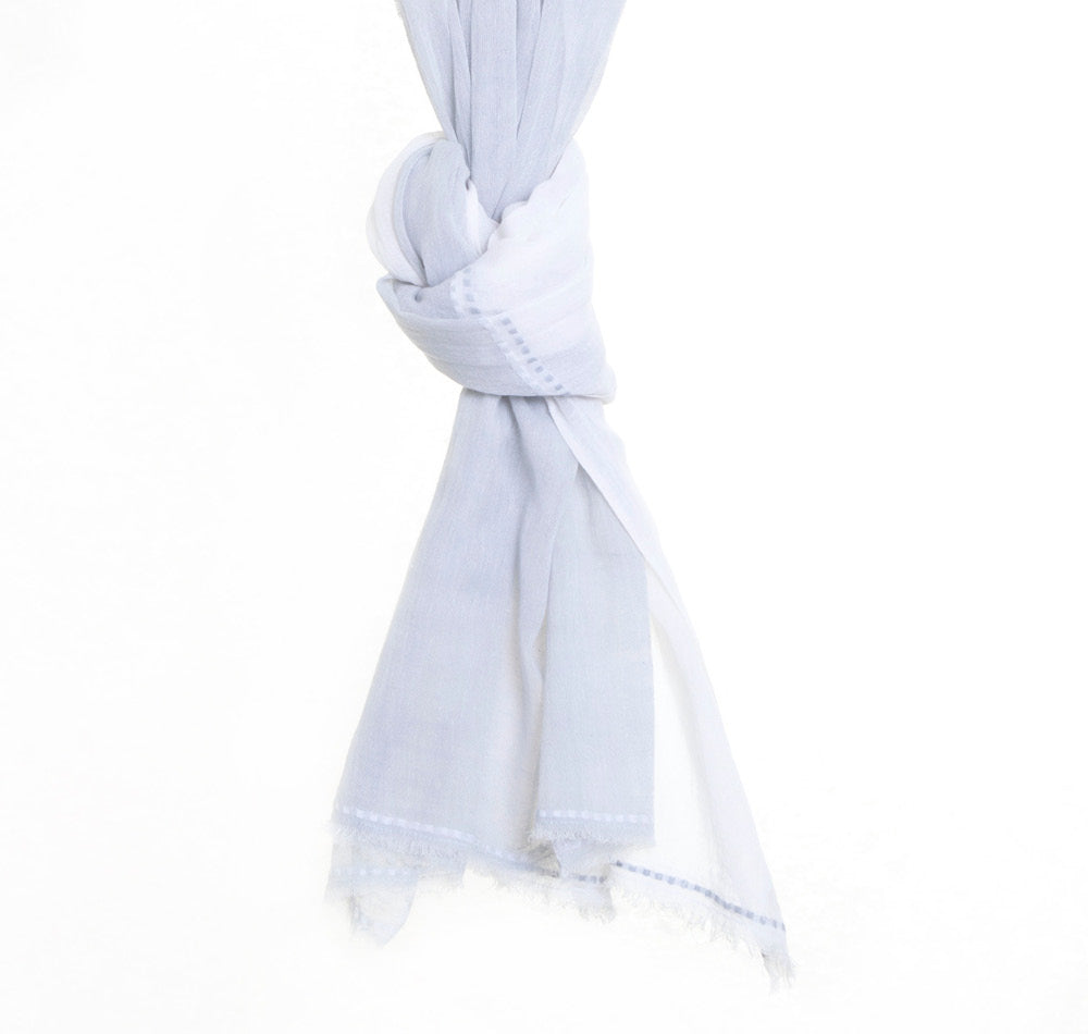 Insect-repellent scarf Gardenia Shoo for Good gray and white